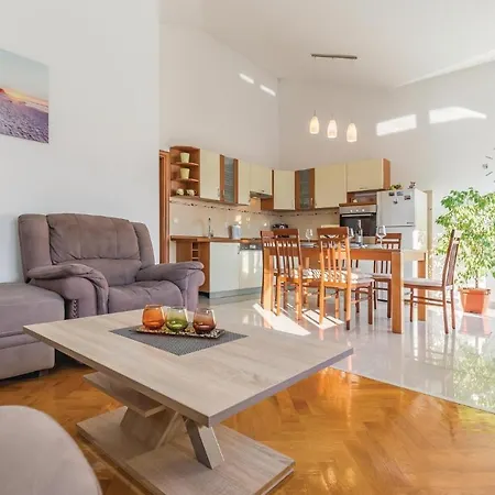 Two-bedroom In Appartamento *