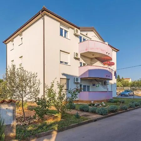 Two-bedroom In Apartamento